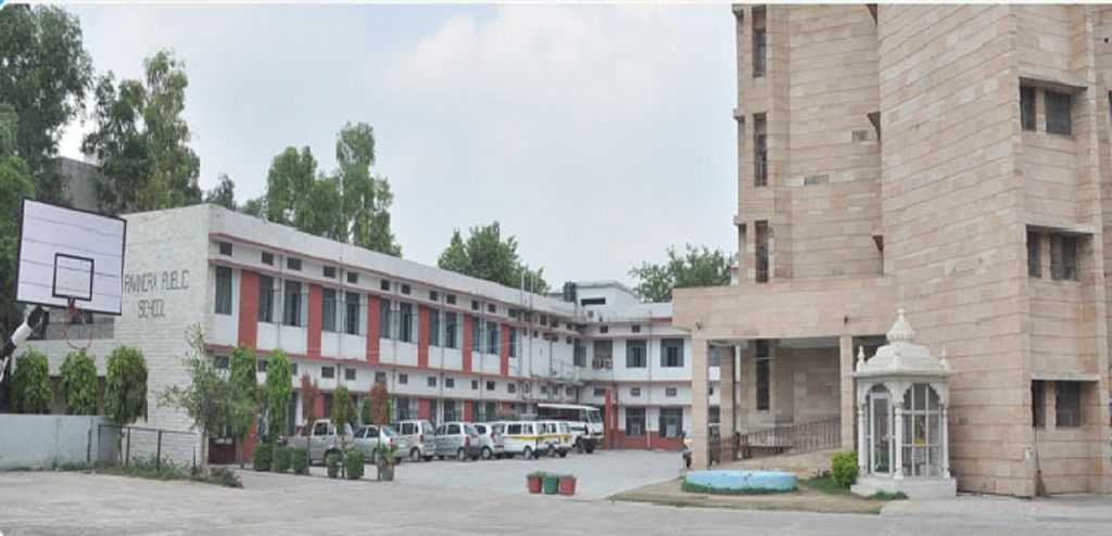 Top 10 Best CBSE Schools in Delhi | Zedua.com
